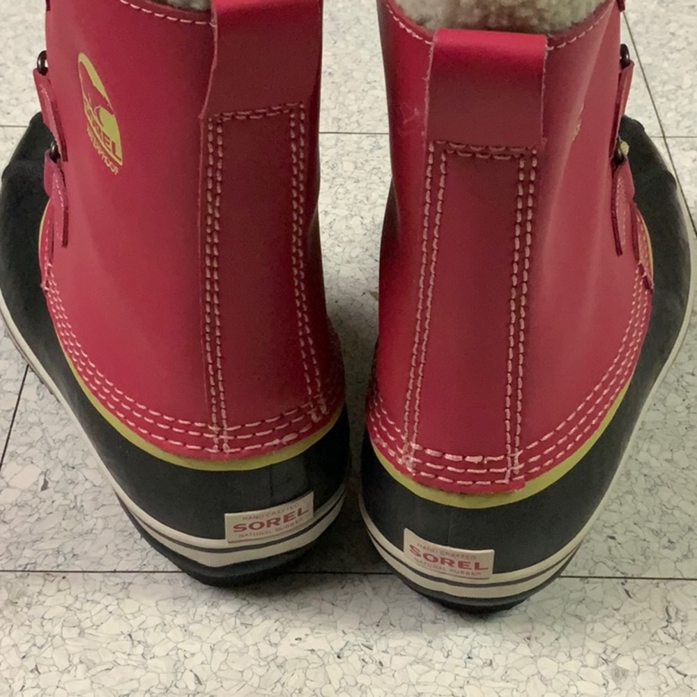 Sorel insulated waterproof Duck Boots. Good condition. Snow, winter, rain. Sz. 7 - Picture 5 of 7